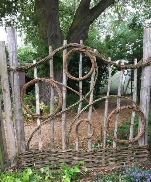 107 bespoke wreathed fencing le manoir  107 bespoke wreathed fencing le manoir